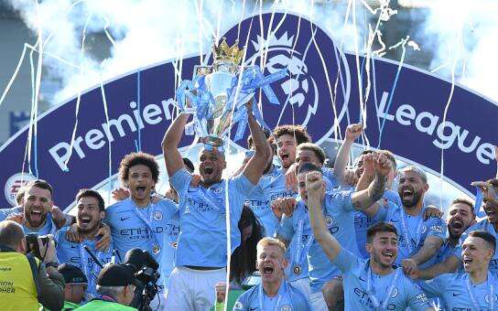 随着球员们 随着球员们