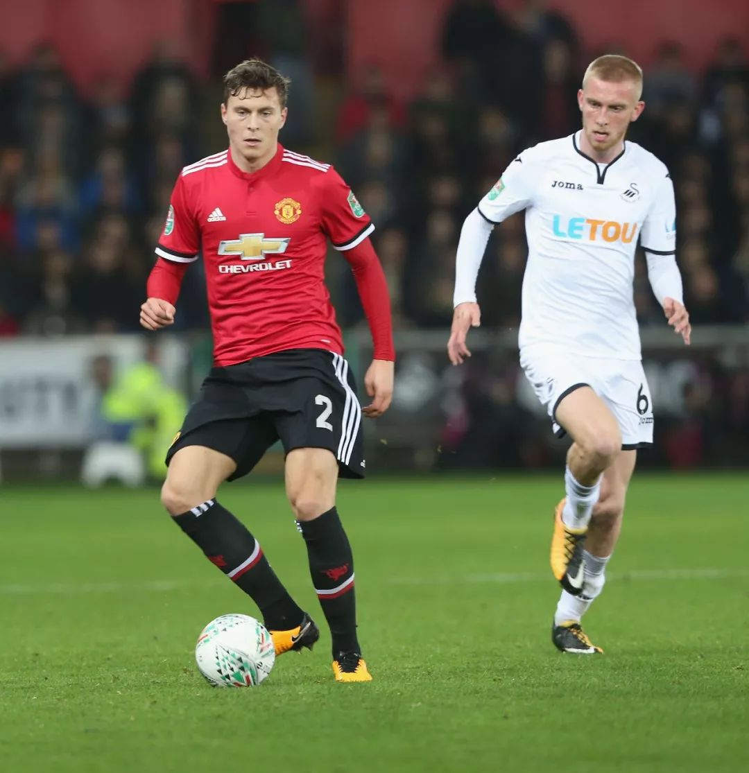 内的激烈竞 内的激烈竞